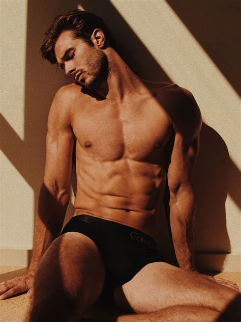 BoyZoo - Alex Prange by Kevin Roldan