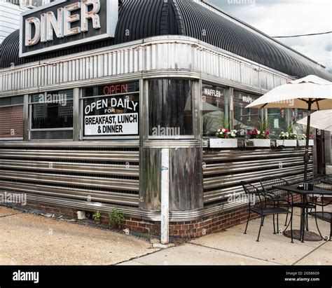 American Diner Exterior Hi Res Stock Photography And Images Alamy