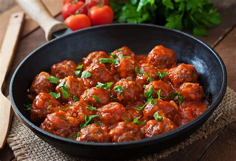 Spaanse Gehaktballetjes In Tomatensaus Alb Ndigas