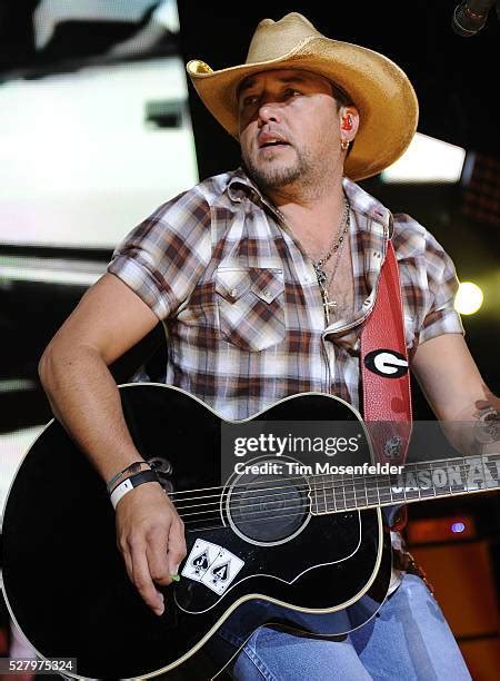 Jason Aldean In Concert Mountain View California Photos And Premium