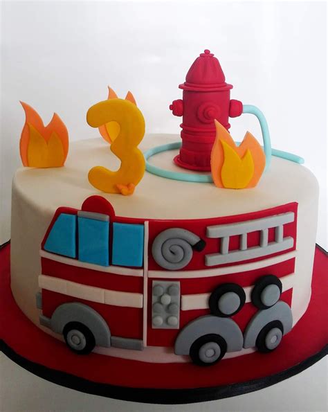 CakeSophia: Fire truck cake