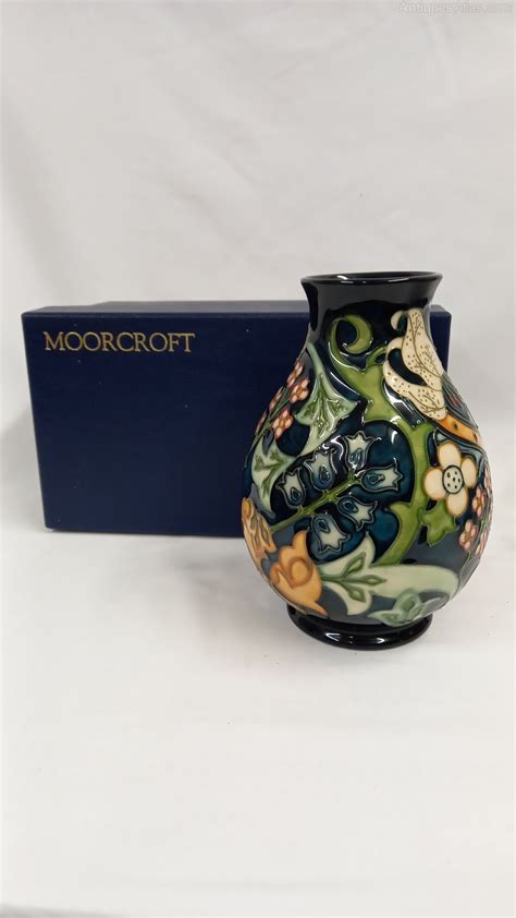 Antiques Atlas Moorcroft Golden Lily Vase