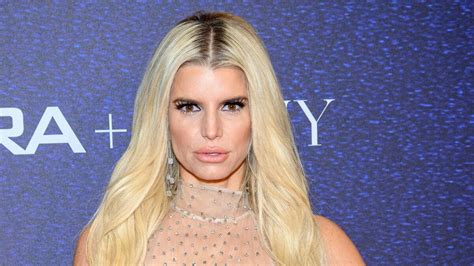 Jessica Simpson Shows Off Toned Body In Thirsty Swimsuit Pic Iheart