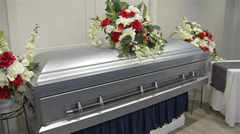 Pandemic puts new pressure on funeral homes | FOX 13 Tampa Bay