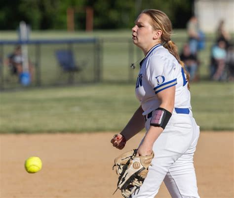 St John Vianney Softball Defeats Donovan Catholic To Advance