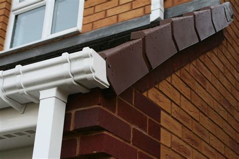 How To Clean Soffits And Fascias Raven Roofing