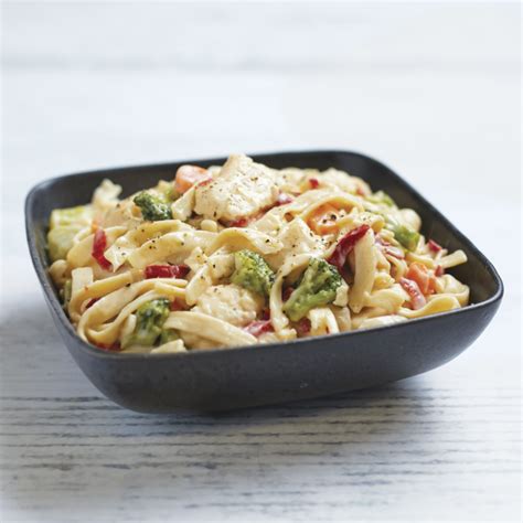 Stouffers Chicken Fettuccine Made With Whole Grains 4x73 Ounces Tray