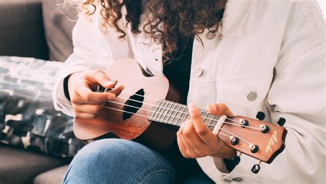 10 canciones más fáciles para empezar a tocar el ukelele Sonica