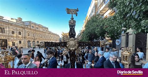 Video El Vía Crucis de las Hermandades de Sevilla en la Catedral con