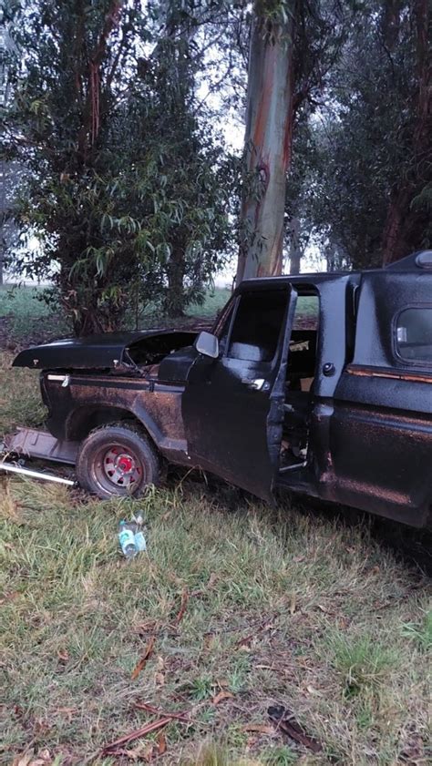 Choque frontal en la Ruta 228 deja a un hombre atrapado en su vehículo