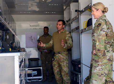 Th Aew Command Chief Tours Eod U S Air Forces Central Article