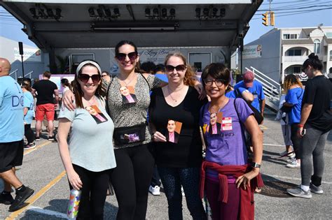 Long Island Crisis Center Holds Annual Walk in Long Beach