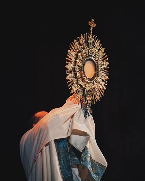 The Magnificence Of The Holy Eucharist What The Church Teaches