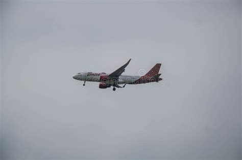 Batik Air Airbus A320 Prepared For Landing On Adi Sumarmo Solo Soc