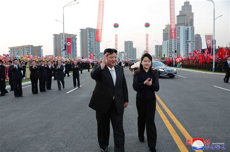 Filha De Kim Jong Un Reaparece Dois Meses Depois Para Inaugura O De