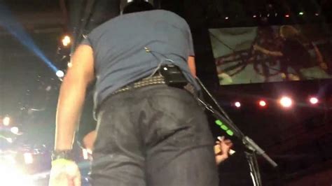 Que Hombres Luke Bryan Ass
