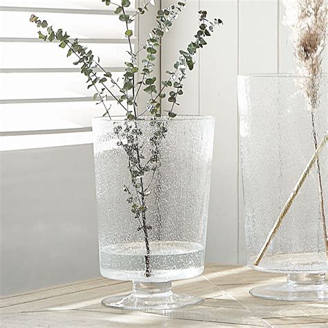 Contemporary And Subtly Tapered The Odie Clear Glass Vase Is Beautifully Finished With A Pretty