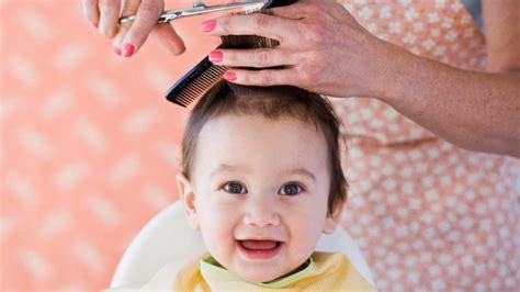 Zeit Für Den Ersten Baby Haarschnitt So Schneiden Sie Die Haare Selber