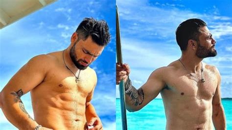 Rinku Singh Goes Topless To Flaunt Six Pack Abs During Maldives