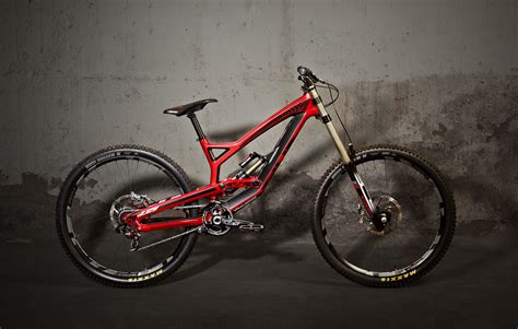 Yt Tues Cf Das Downhill Bike Jetzt Neu Aus Carbon