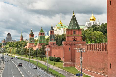 Тайната, която може би не знаете за стената на Московския кремъл ...