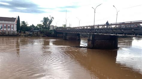 N Vel Do Rio Dos Sinos Segue Subindo E Atinge Metros Nesta Manh