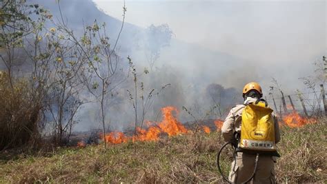 Incêndios atingem áreas de vegetação em Três Rios e Valença Sul do