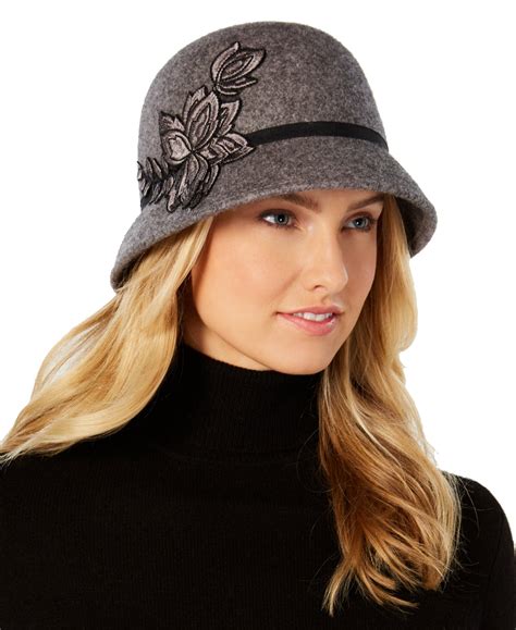 Nine West Nine West Womens Flower Appliqué Wool Felt Cloche Hat