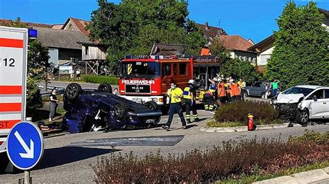 Laufenburg Blaulichtreport Feuerwehr Befreit Bei Unfall Eingeklemmte