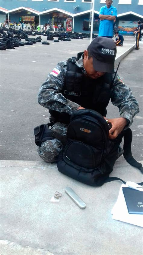 Estudantes são flagrados maconha dentro de escola militar de Manaus