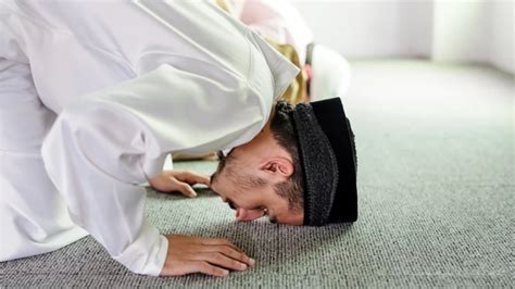 Khutbah Jumat Menghadapi Ujian Hidup Dengan Ketakwaan