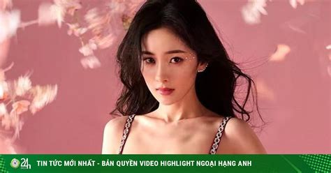 Dương Mịch gây tranh cãi khi mặc bikini ở tuổi