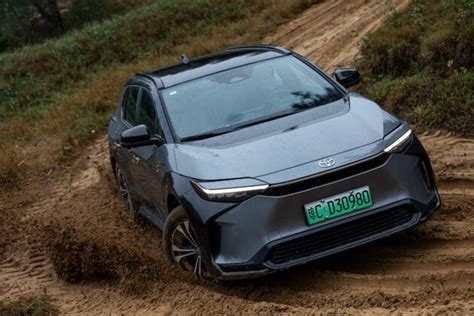 为了加强在中国市场的竞争力，toyota 将在中国加速电动车技术开发。
