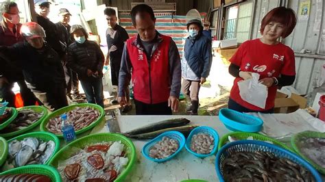 營養不良的現流白帶魚 阿源就直接拿來用送的 台中大雅市場 海鮮叫賣哥阿源 Taiwan Seafood Auction Youtube