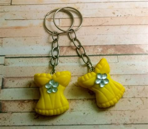 Lembrancinha Chá de Lingerie Chaveiro Corpete Amarelo Elo7