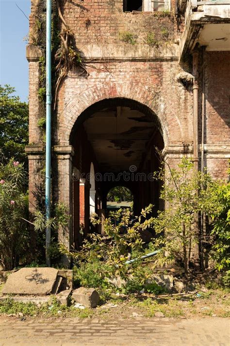 Arco De Una Columnata En Un Viejo Edificio Abandonado Fotograf A