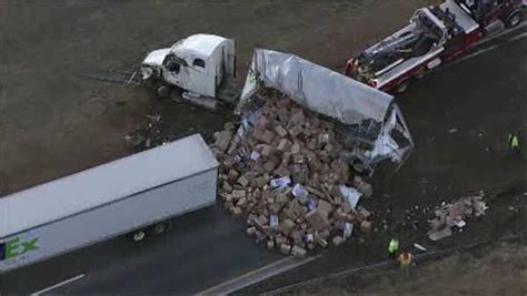 Photos Fedex Truck Crashes Spilling Boxes Onto Highway Abc7 New York