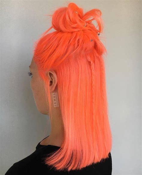 Neon Peach Hair Trend Fashionisers©