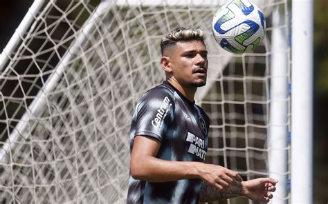 Tiquinho Tem Jogos Para Igualar Marca De Dod No Botafogo Botafogo