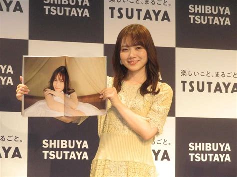 乃木坂46♪田村真佑、バナナマンの2人に「動けなくなるくらい好きになってほしい」と猛アピール！（初写真集『恋に落ちた瞬間』発売記念記者会見