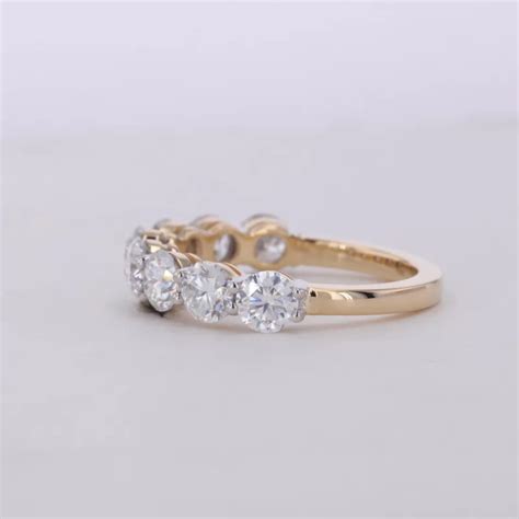 4mm Round Brilliant Cut Moissanite 14k Gold Eight Stone Diamond Ring