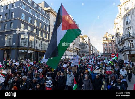 London Uk 25th Nov 2023 Tens Of Thousands Of Pro Palestine