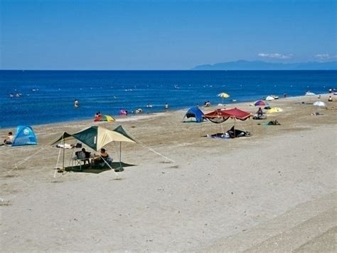 秋田県のおすすめのビーチ・海水浴場【2024年版】 期間やイベント、海の家の軒数など情報満載｜まっぷるウェブ