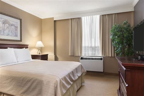 Days Inn by Wyndham Ottawa West | Ottawa, ON Hotels