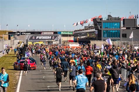 Sportief Weekend Voor De Deur 14 000 Circuit Runners Zandvoort Inside