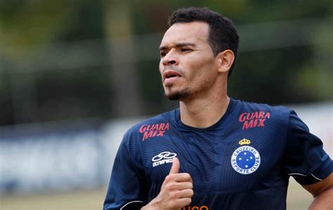 Ex Lateral Do Cruzeiro Cear Revela Grande Contrata O De Ronaldo Para