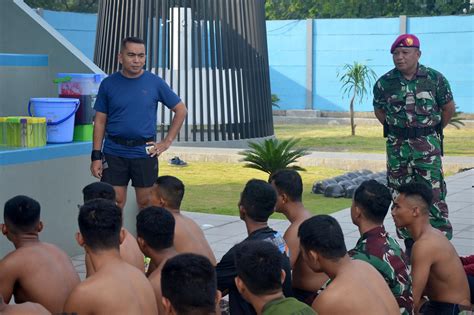 Tingkatkan Semangat Juang Danyonif 1 Marinir Berikan Pengarahan Kepada