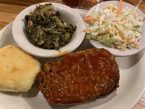 Travel During A Pandemic: Eating at Cracker Barrel