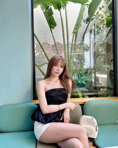 Thiều Bảo Trâm tiếp tục gây xôn xao cõi mạng khi diện bikini Saostar vn