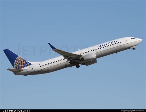 N32404 Boeing 737 924 United Airlines Joe Osciak JetPhotos